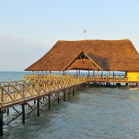Giraffe Ocean View Hotel Dar es Salaam Exterior photo
