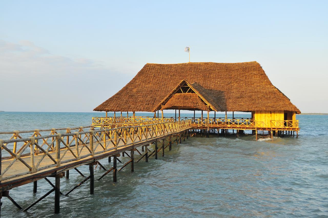 Giraffe Ocean View Hotel Dar es Salaam Exterior photo
