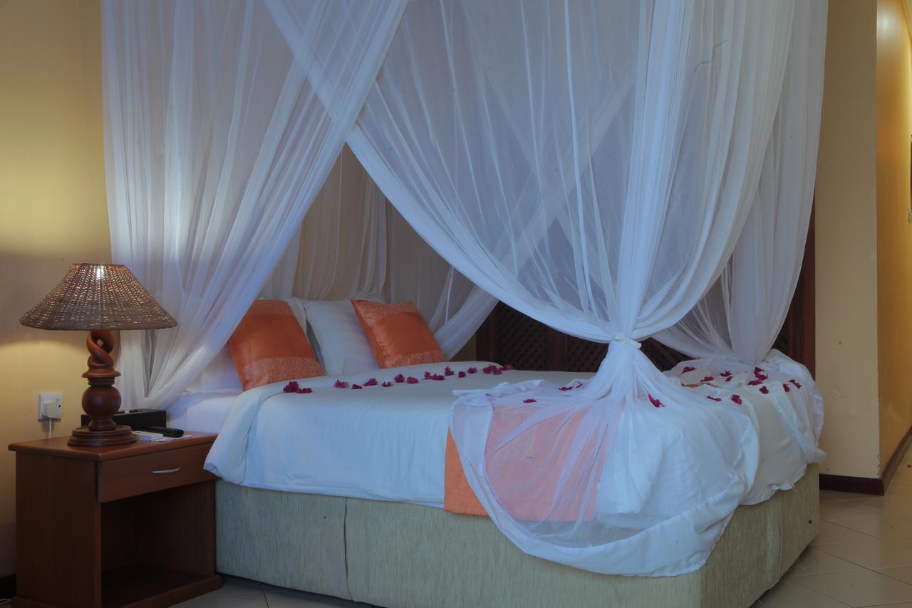 Giraffe Ocean View Hotel Dar es Salaam Exterior photo